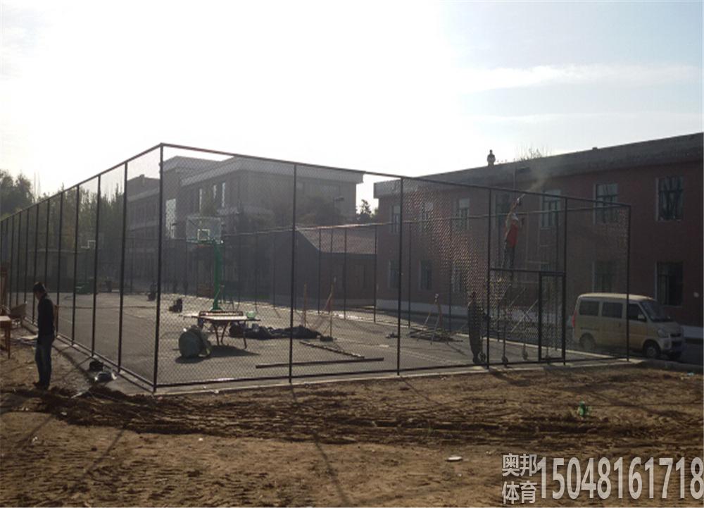 包頭市青山賓館運動場地圍網(wǎng)工程順利完工