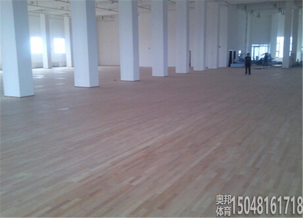 包頭市體育運動學(xué)校2片木地板籃球場地